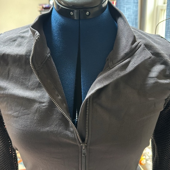 BOGO! Like new, PINK, exercise shirt. - Picture 5 of 6